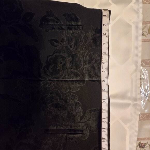 Chico's Fabulously Slimming black pants. Chico's size 1.5P (MP/10P) - Picture 7 of 13